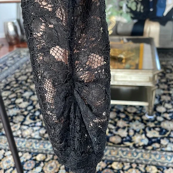 Diane Von Furstenberg lace top size 2 - Picture 4 of 6